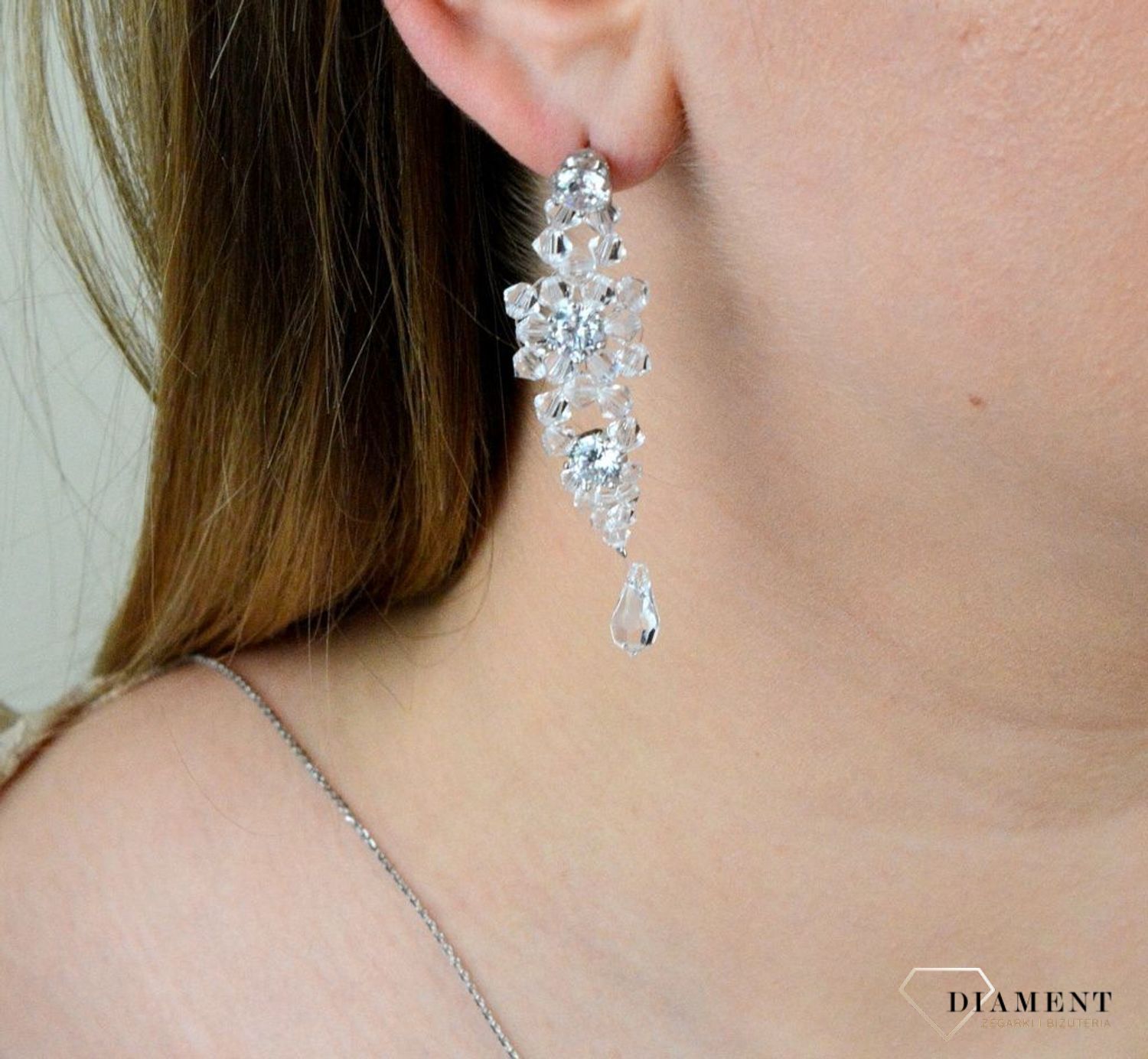 Srebrne kolczyki wiszące na ślub z kryształami KR 638.jpg